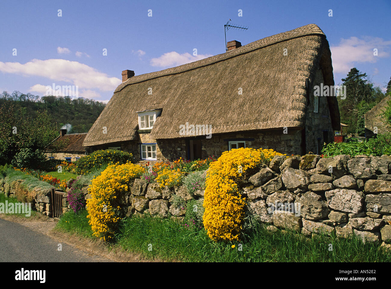 England Nord Yorkshire Rievaulx Reetdach Ferienhaus Stockfotografie Alamy