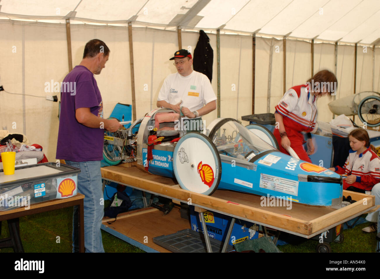 Die Ingenieure-Zelt beim Shell Eco-Kraftstoff-Effizienz Challenge Marathon Alford, Aberdeenshire. Schottland.  XTR 3140-318 Stockfoto