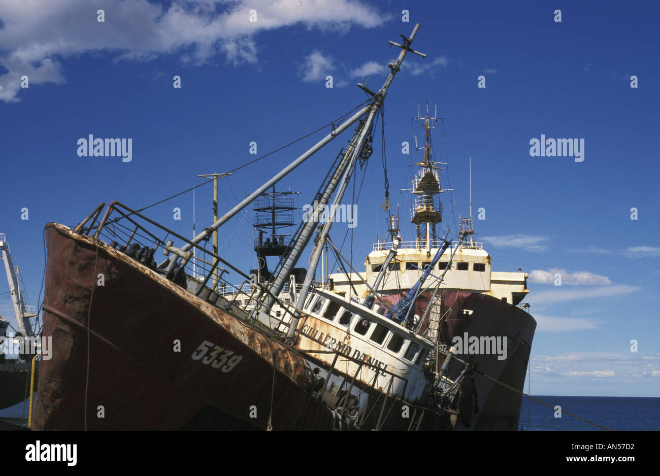 Verlassene Schiffe in Puerto Madryn Patagonien Argentinien Stockfoto