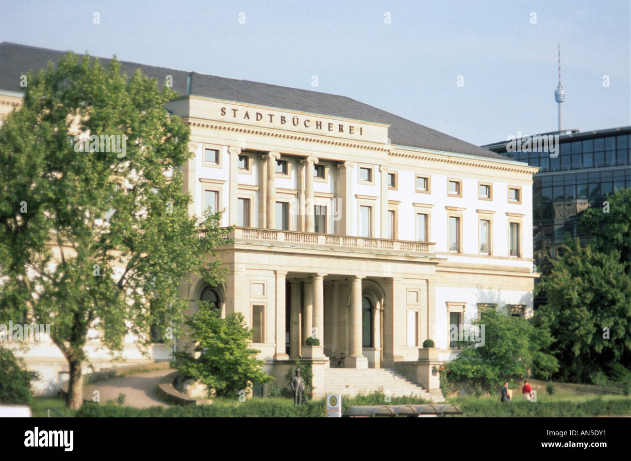 Das Wilhelmspalais, wo der König der Württemberg Wilhelm II lebte die heute beherbergt die Stadtbibliothek in Stuttgart Deutschland Stockfoto