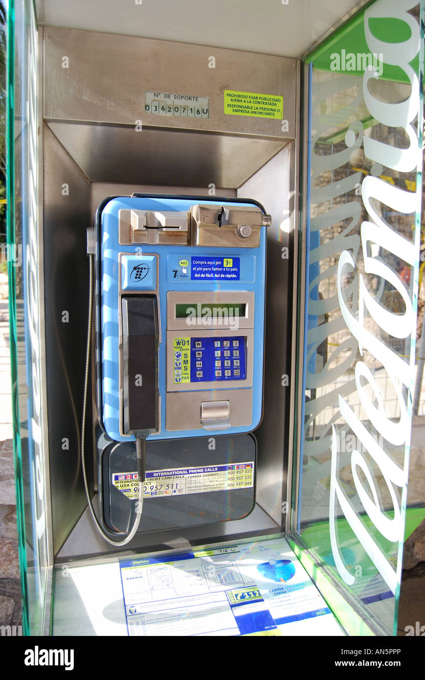 Öffentliche Phonebooth, Playa de Poniente, Benidorm, Costa Blanca, Provinz Alicante, Spanien Stockfoto