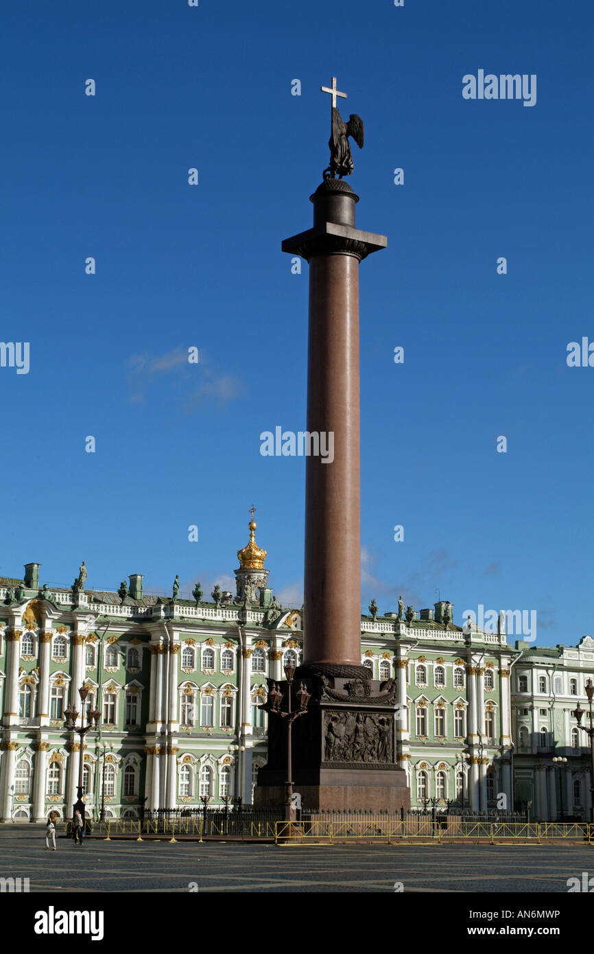 Alexander Column roten Granit und 600 Tonnen zusammen mit The Hermitage Palace Square St Petersburg Russland Stockfoto