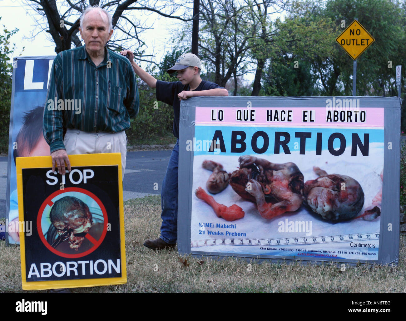 Anti Abtreibung Aktivisten protestieren vor dem reproduktiven Dienstleistungen adoption verbundenen Unternehmen in Austin TX Stockfoto