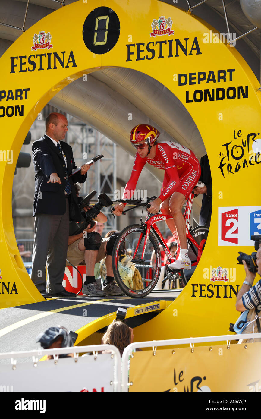 Bradley Wiggins begibt sich auf die Eröffnung Bein von Le Tour de France (Le Grand abweichen) 2007 in London. Stockfoto