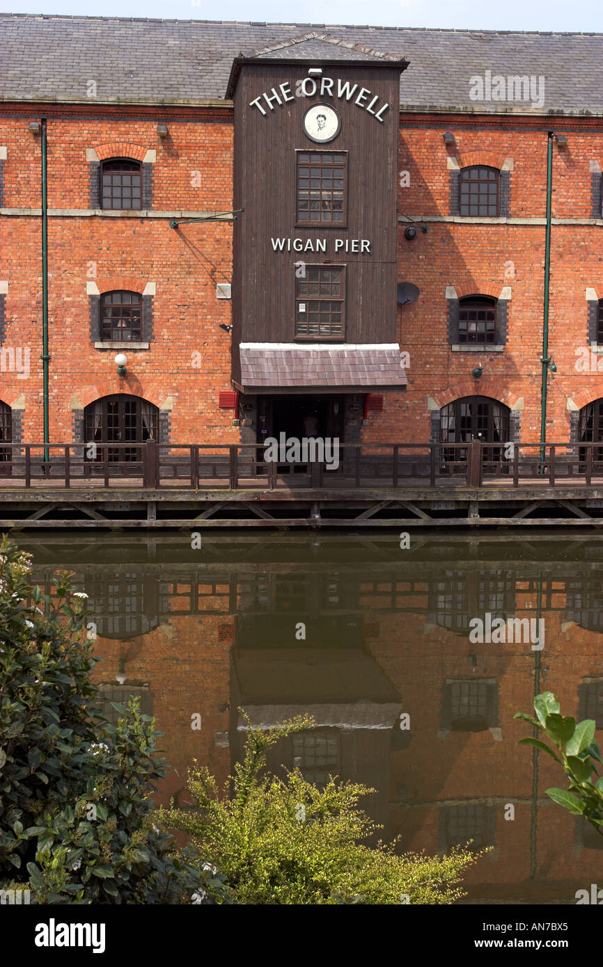 George Orwell Bar bei Wigan Pier am Leeds-Liverpool-Kanal Stockfoto