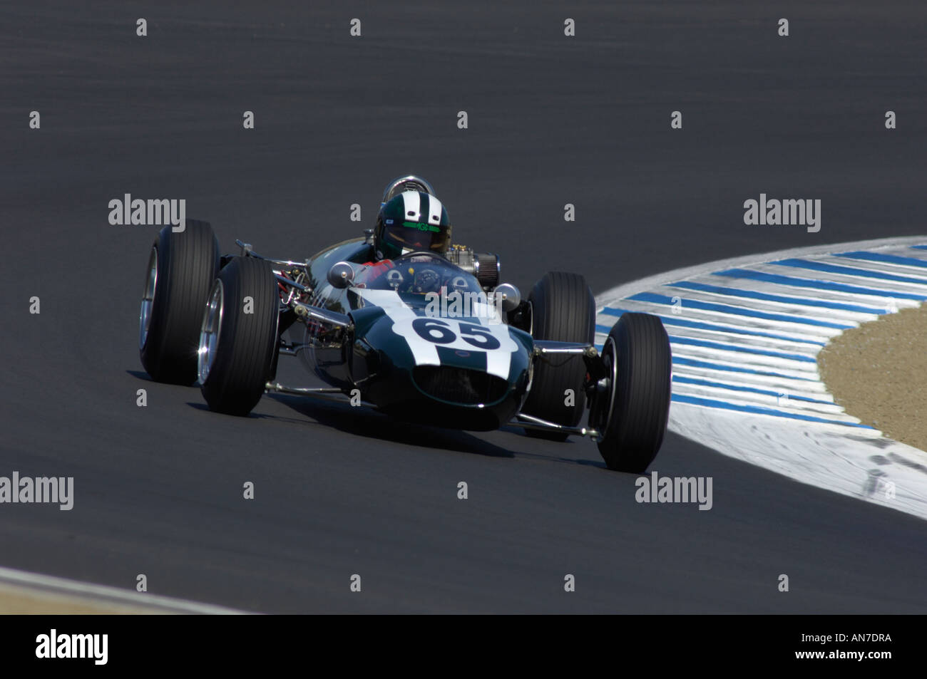 Simon Smith wiederum 5 in seinem 1961 Cooper T56 Formel Junior auf der 33. Monterey Historic Rennen 2006 Stockfoto