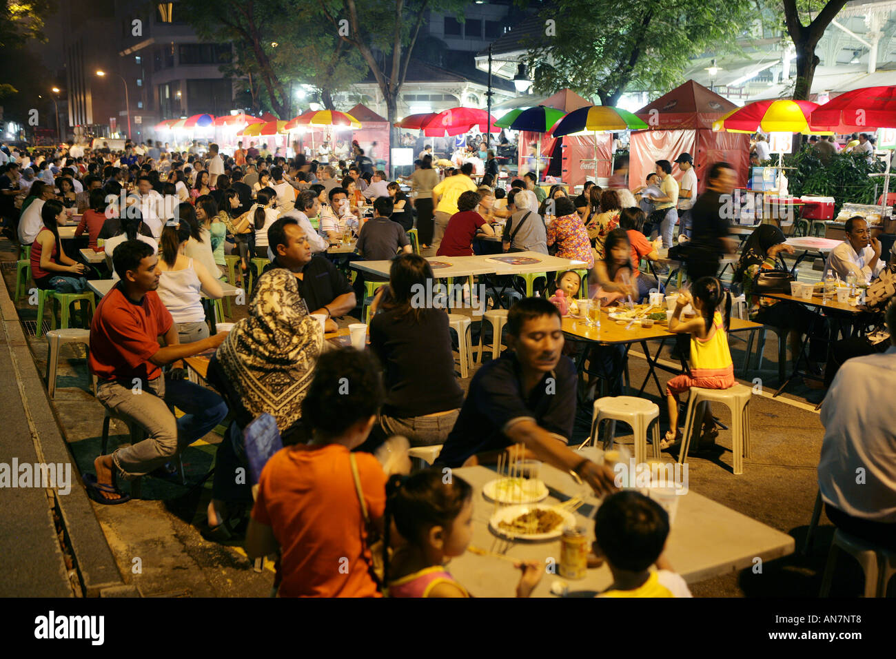 Lau Pa Sat, Altmarkt, Food Centre. Central Business District, Robinson. Jede Nacht unter freiem Himmel Satay Grill Restaurants Stockfoto