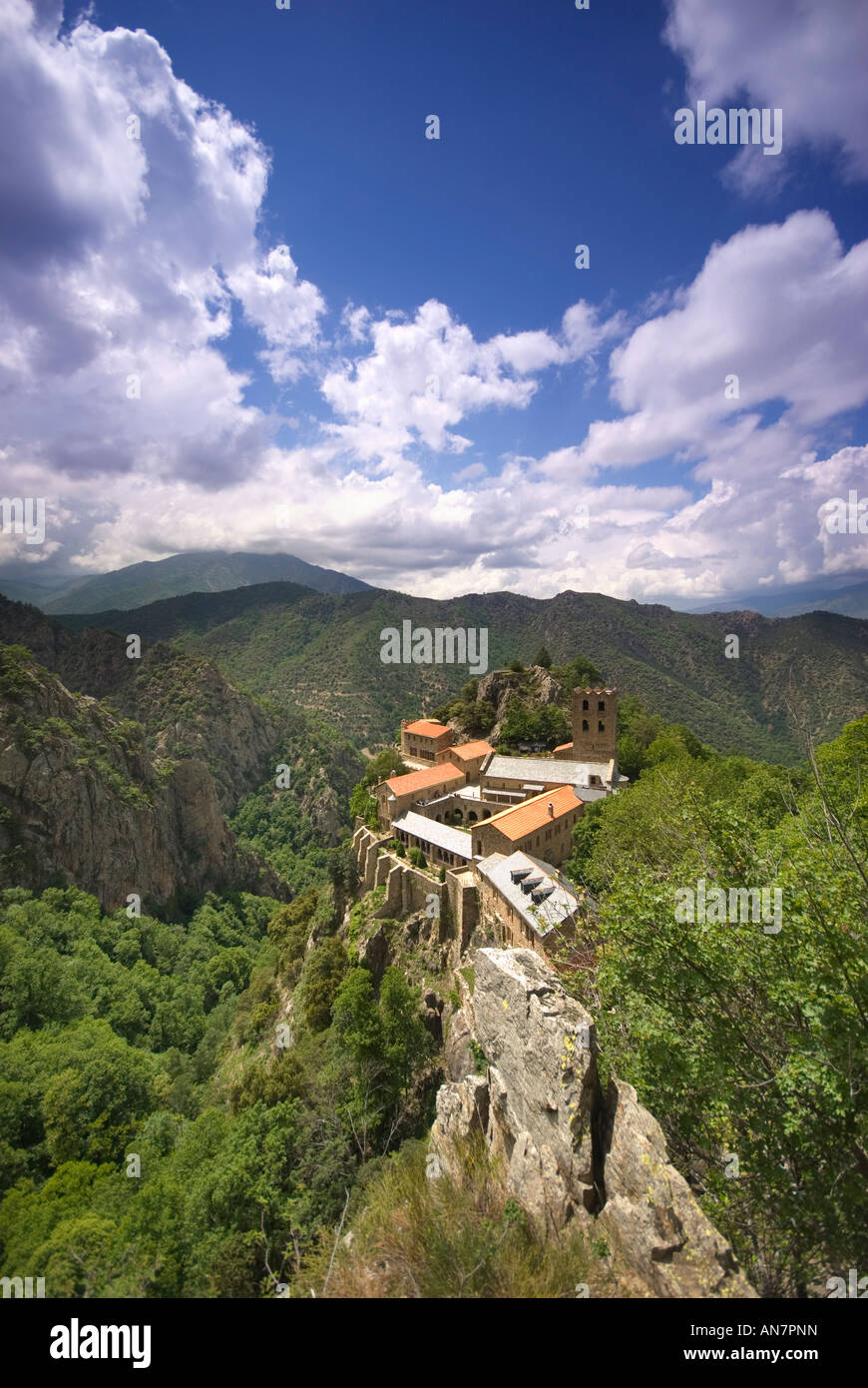 Die Abtei von St Martin du Canigou, Alnguedoc, Frankreich Stockfoto