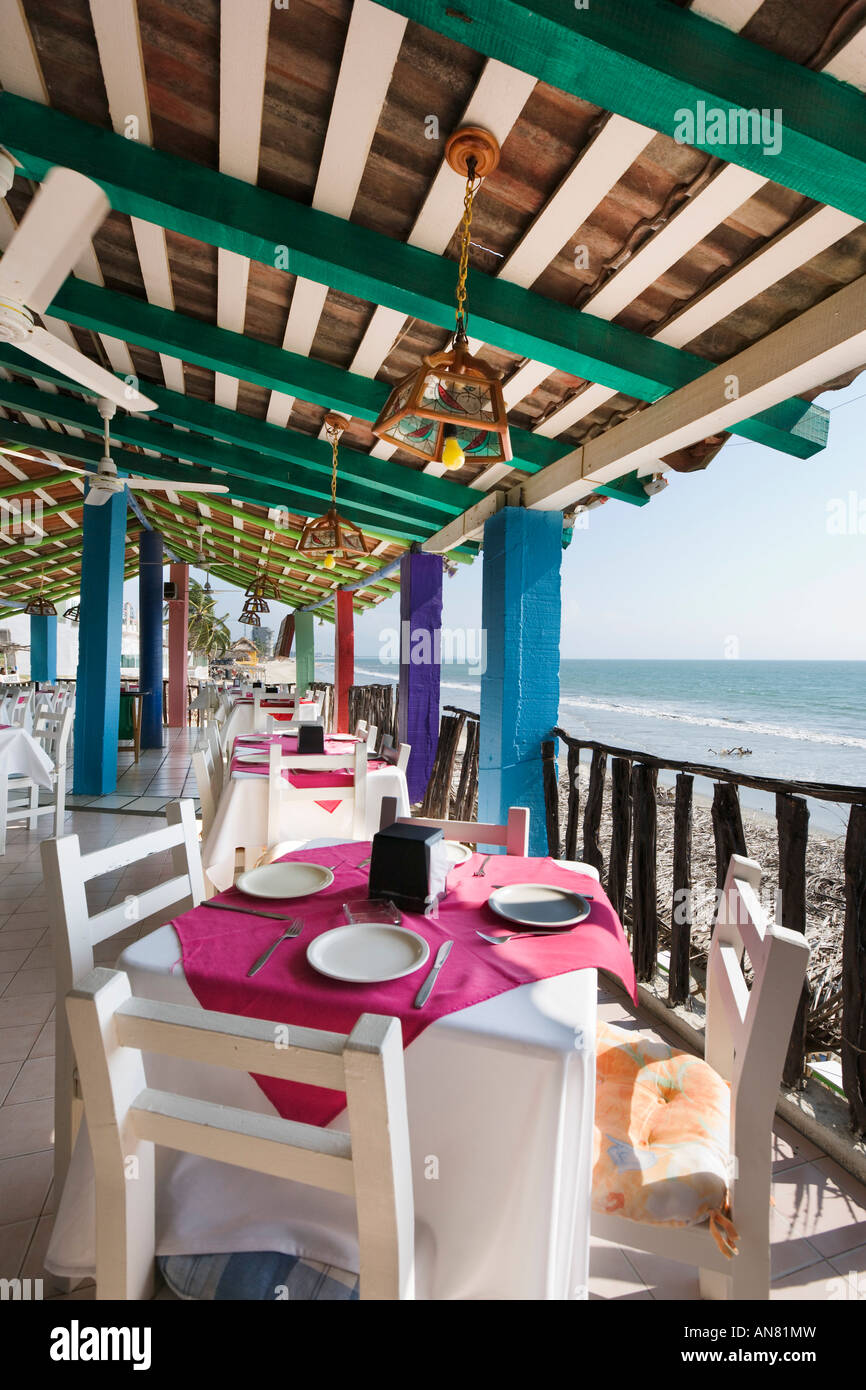 Terrasse des Restaurants direkt am Strand, Bucerias, in der Nähe von Nuevo Vallarta, Riviera Nyarit, Puerto Vallarta, Pazifikküste, Mexiko Stockfoto
