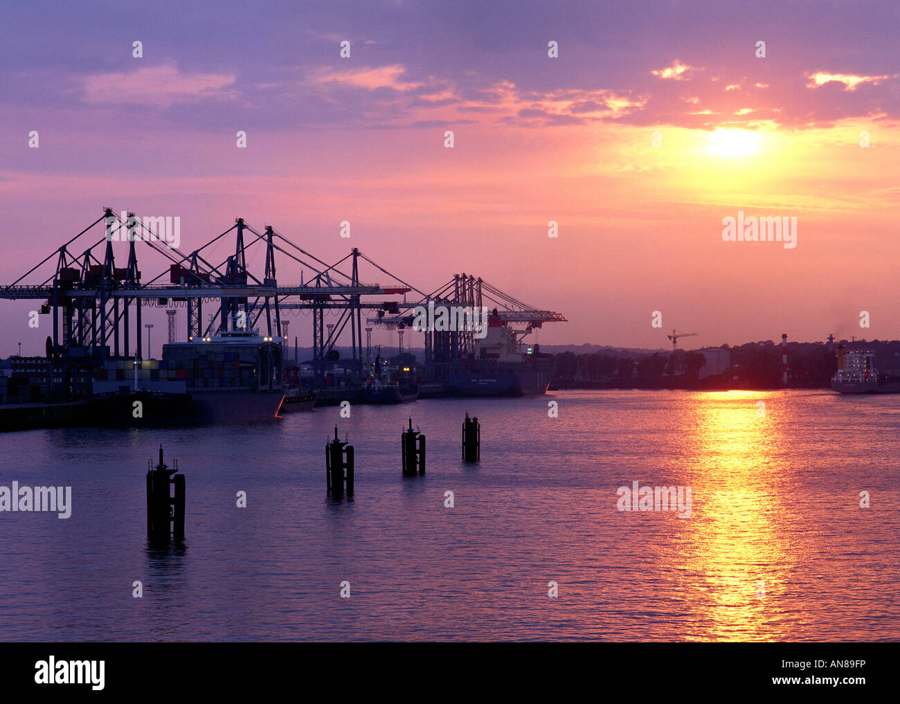 Containerhafen Stockfoto