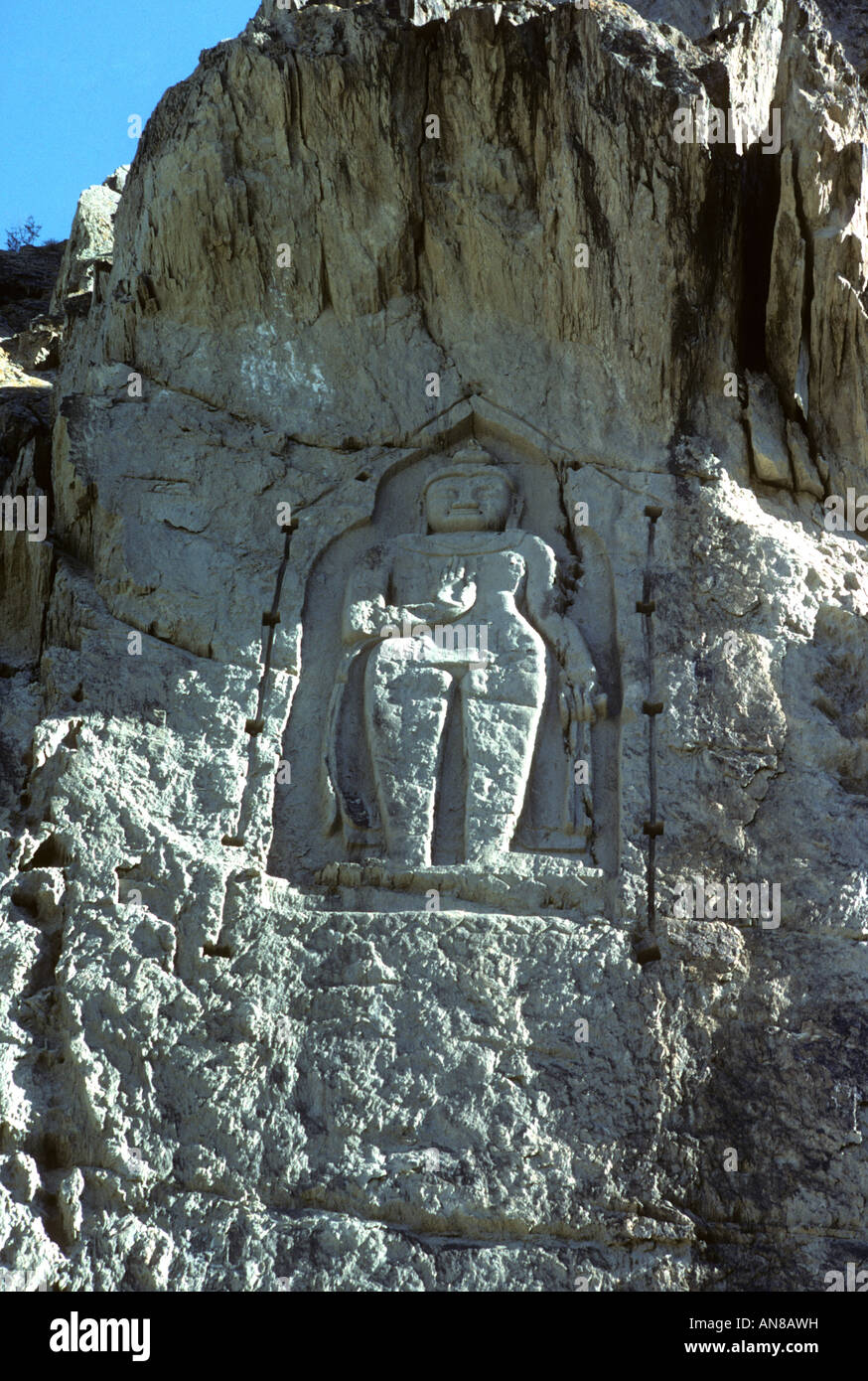 Buddha Gilgit NW Pakistan Kargah Buddha befindet sich auf einem Felsen in der Nähe von Kargah Nullah Schlucht oder Stream 10 km von Gilgit Stadt e Stockfoto