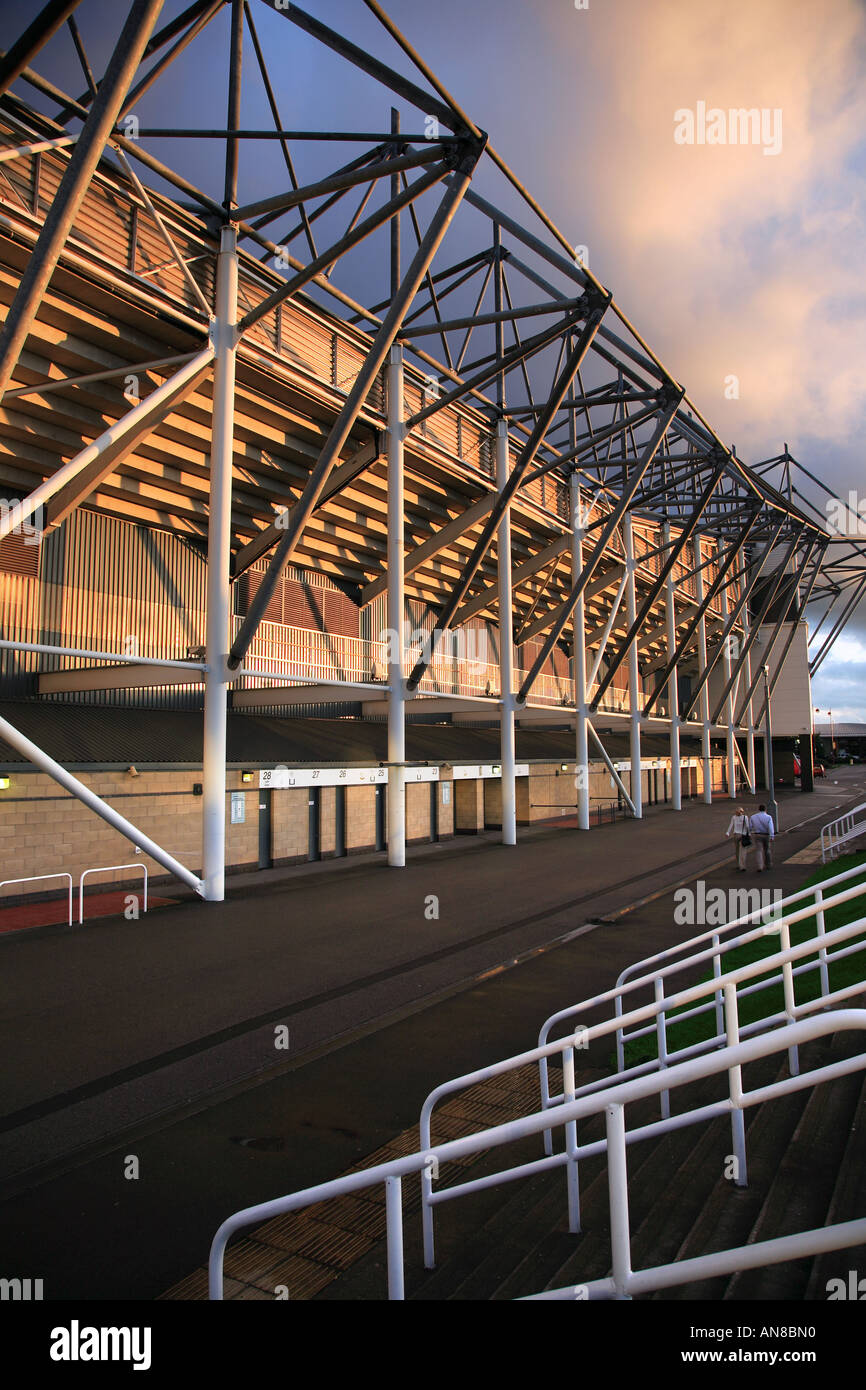 Pride Park West Stand Derby County FC Football Stadium, ausgesetzt Rib Kolonnaden architektonischen Konzept Struktur in Derbyshire England großbritannien Stockfoto