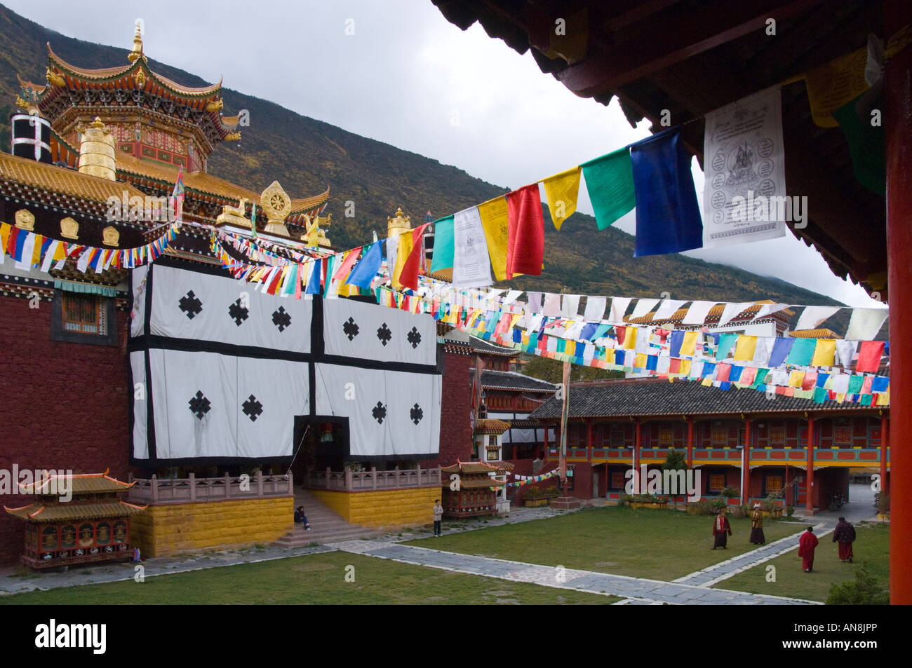 Kangding China Sichuan-Tibet Highway Jinjang Tempel Kloster Stockfoto