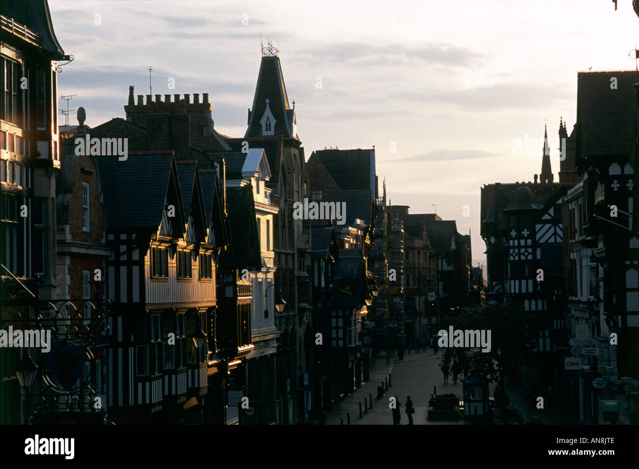 East Gate in Chester gesehen in der Nacht Stockfoto