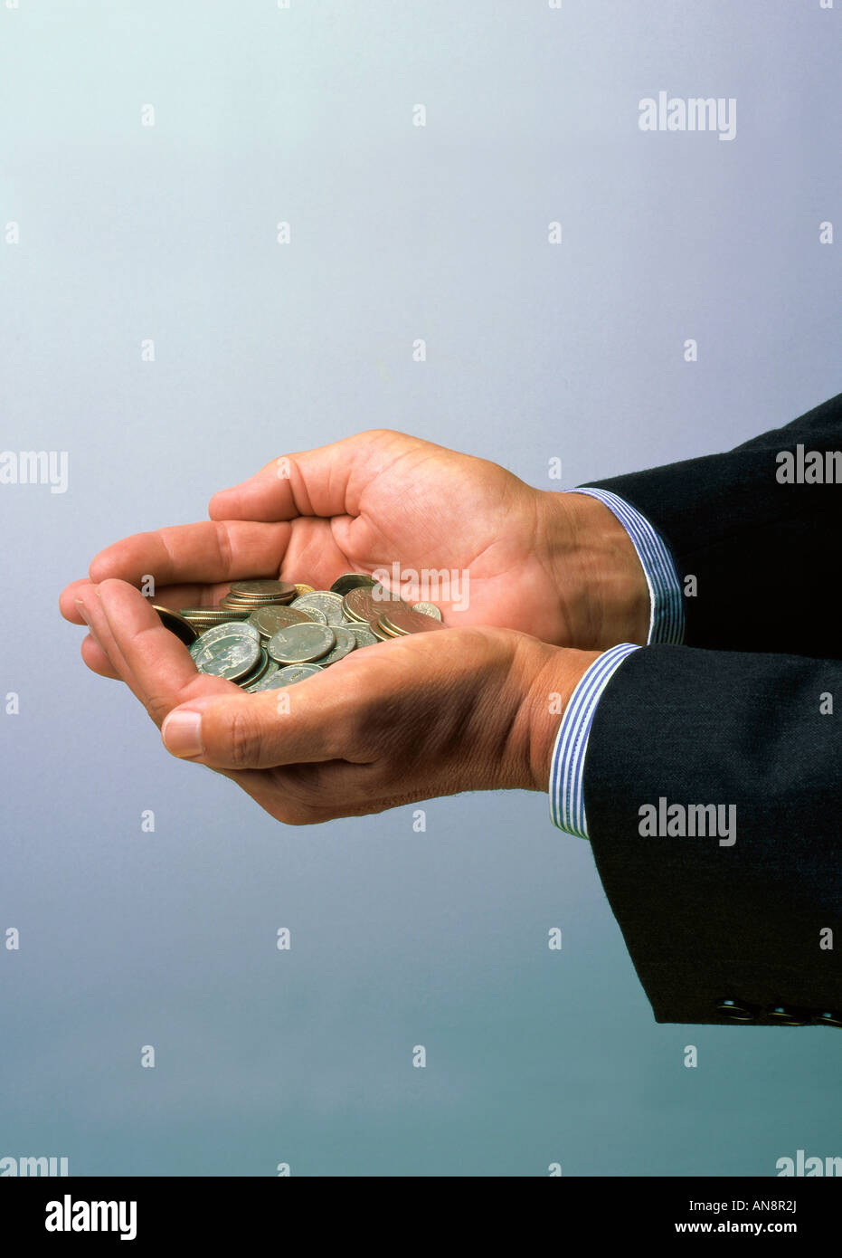 Hände halten Dollar Stockfoto