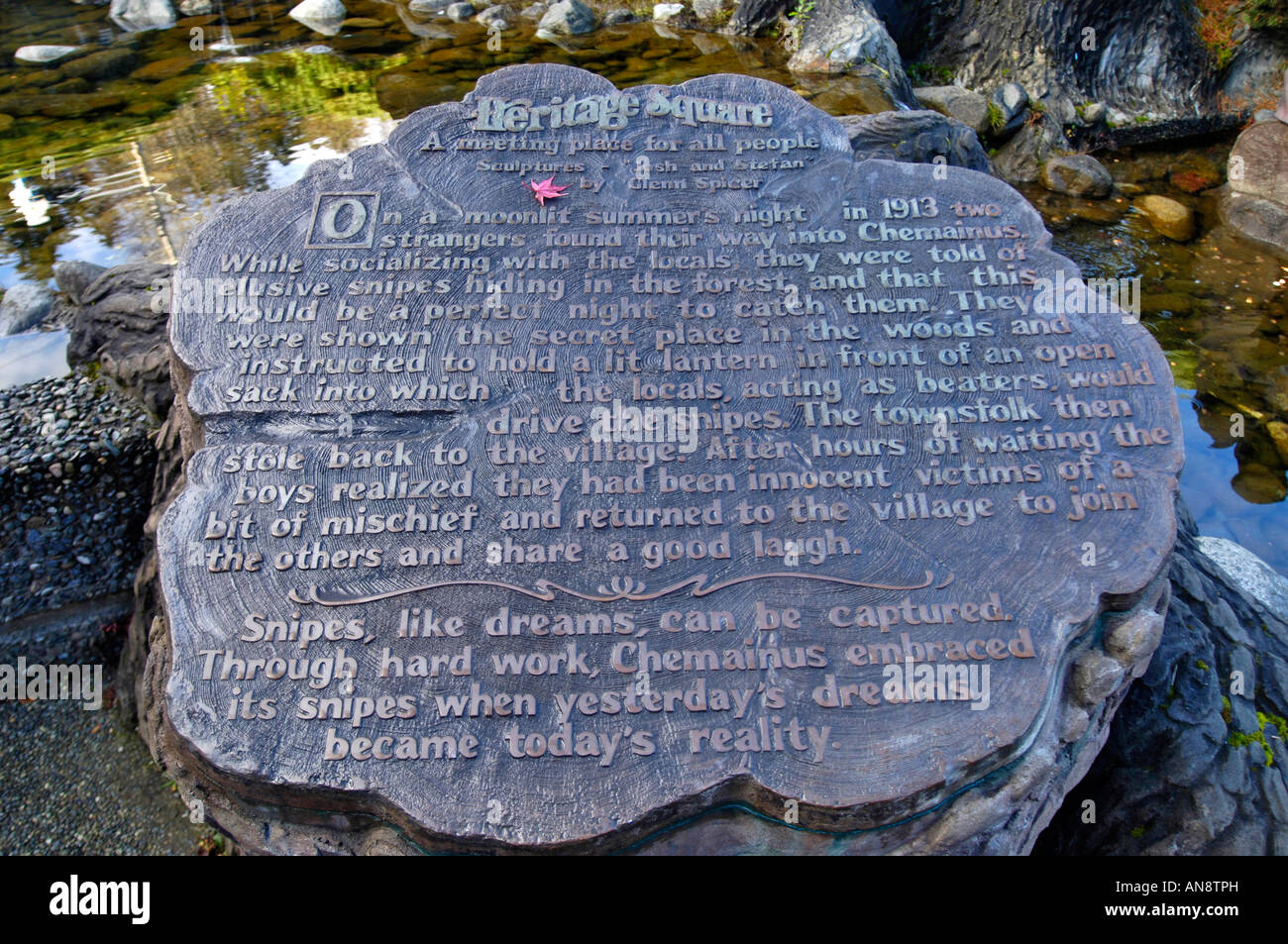 Geschichte von Josh & Stefan The Water Fountain in Heritage Square Park Chemainus Vancouver Island British Columbia Kanada Chemainus. Stockfoto