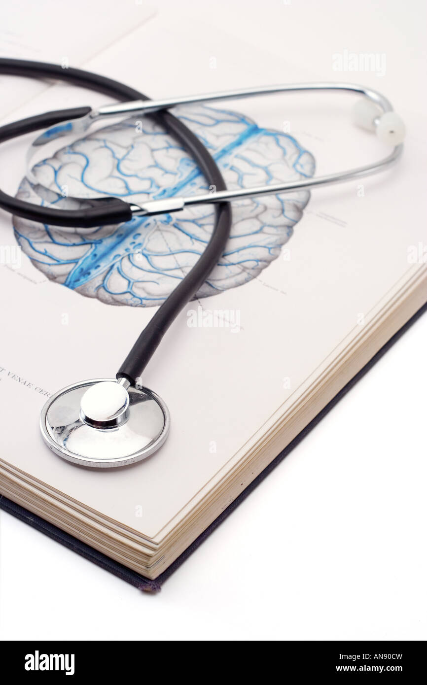 Stethoskop auf ein medizinisches Buch Stockfoto