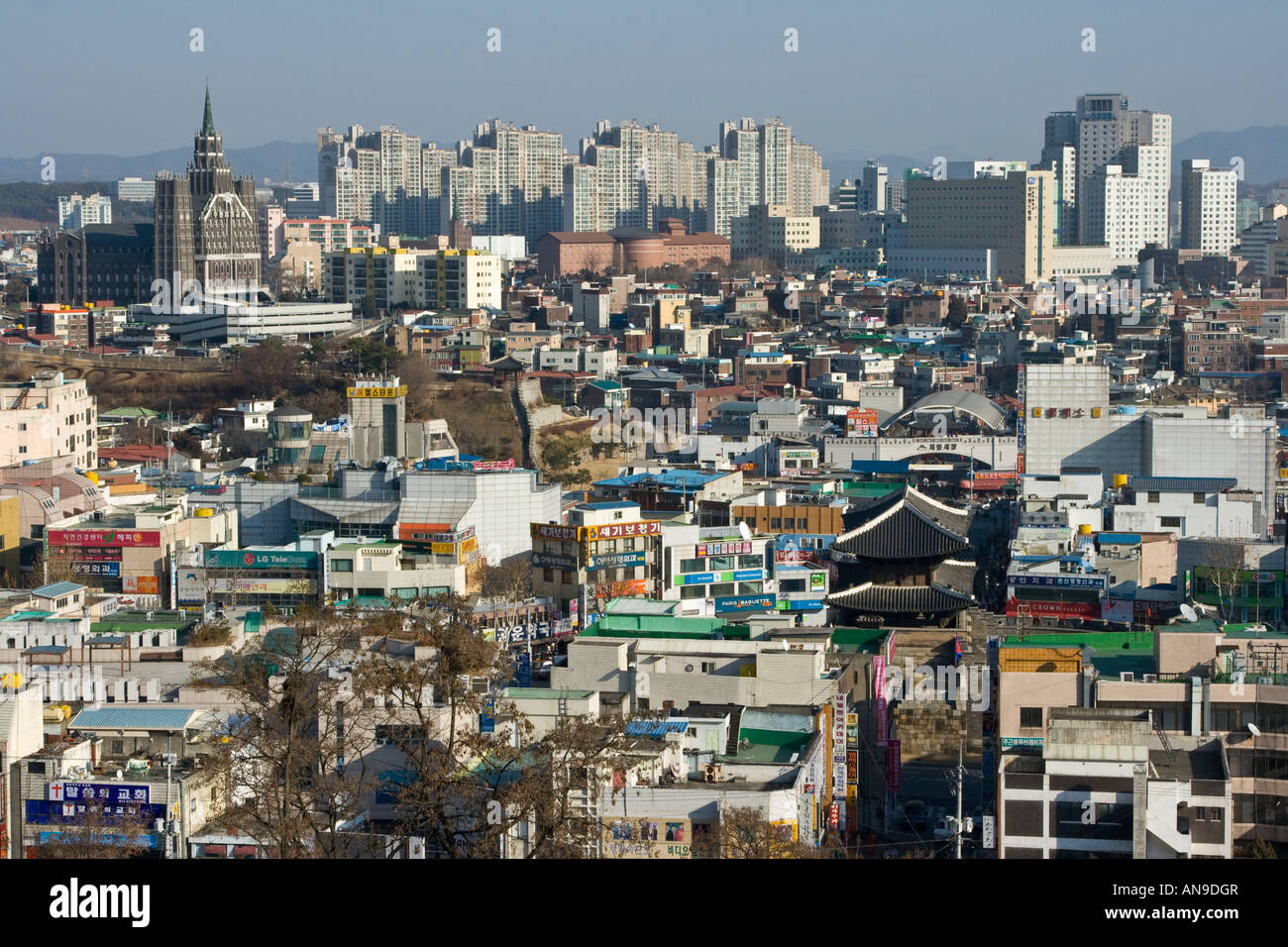 Blick vom Hwaseong Festung Suwon in Südkorea Stockfoto