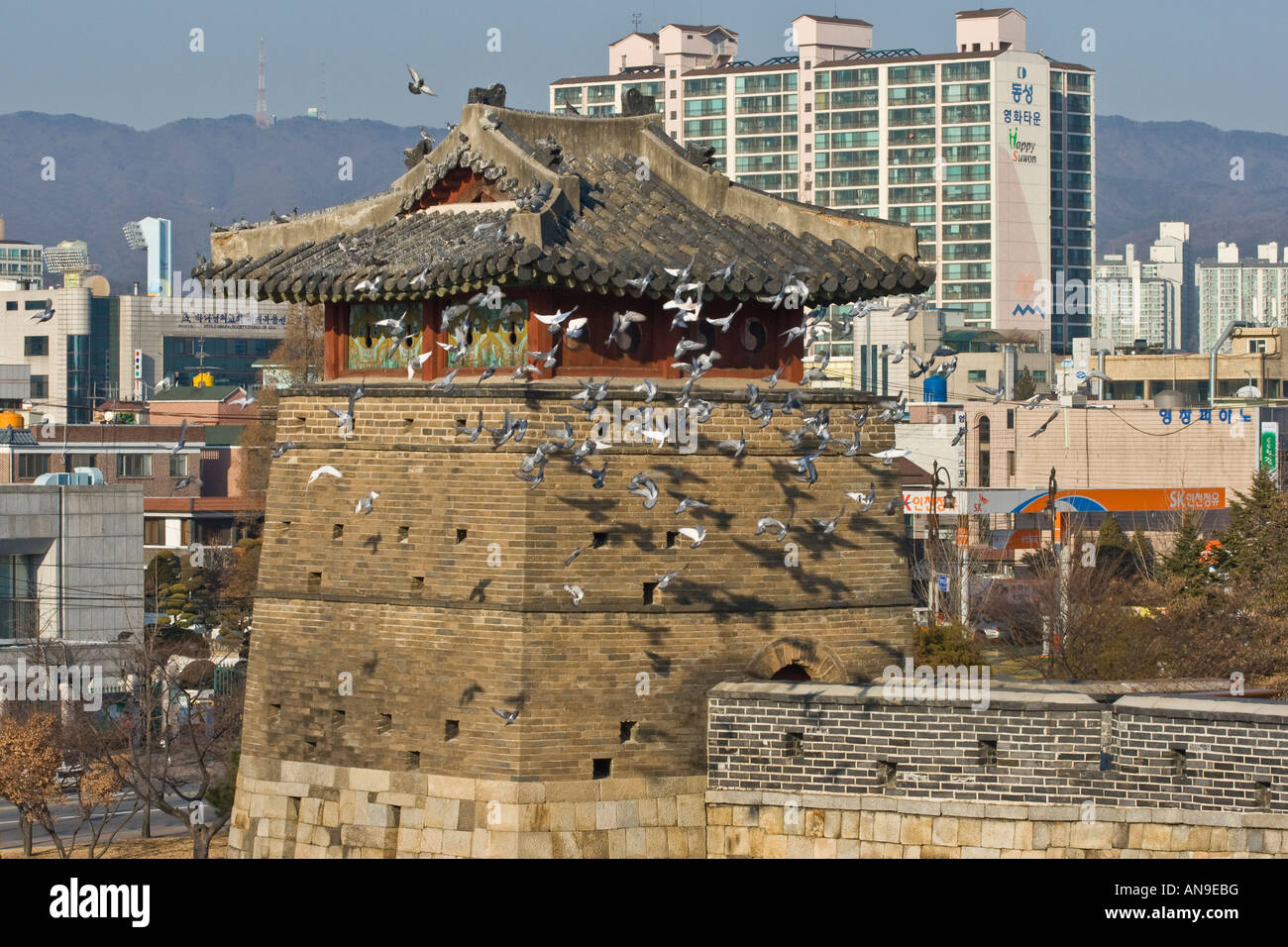 Seobukgongsimdon oder Nordwesten Wachturm Hwaseong Festung Suwon in Südkorea Stockfoto