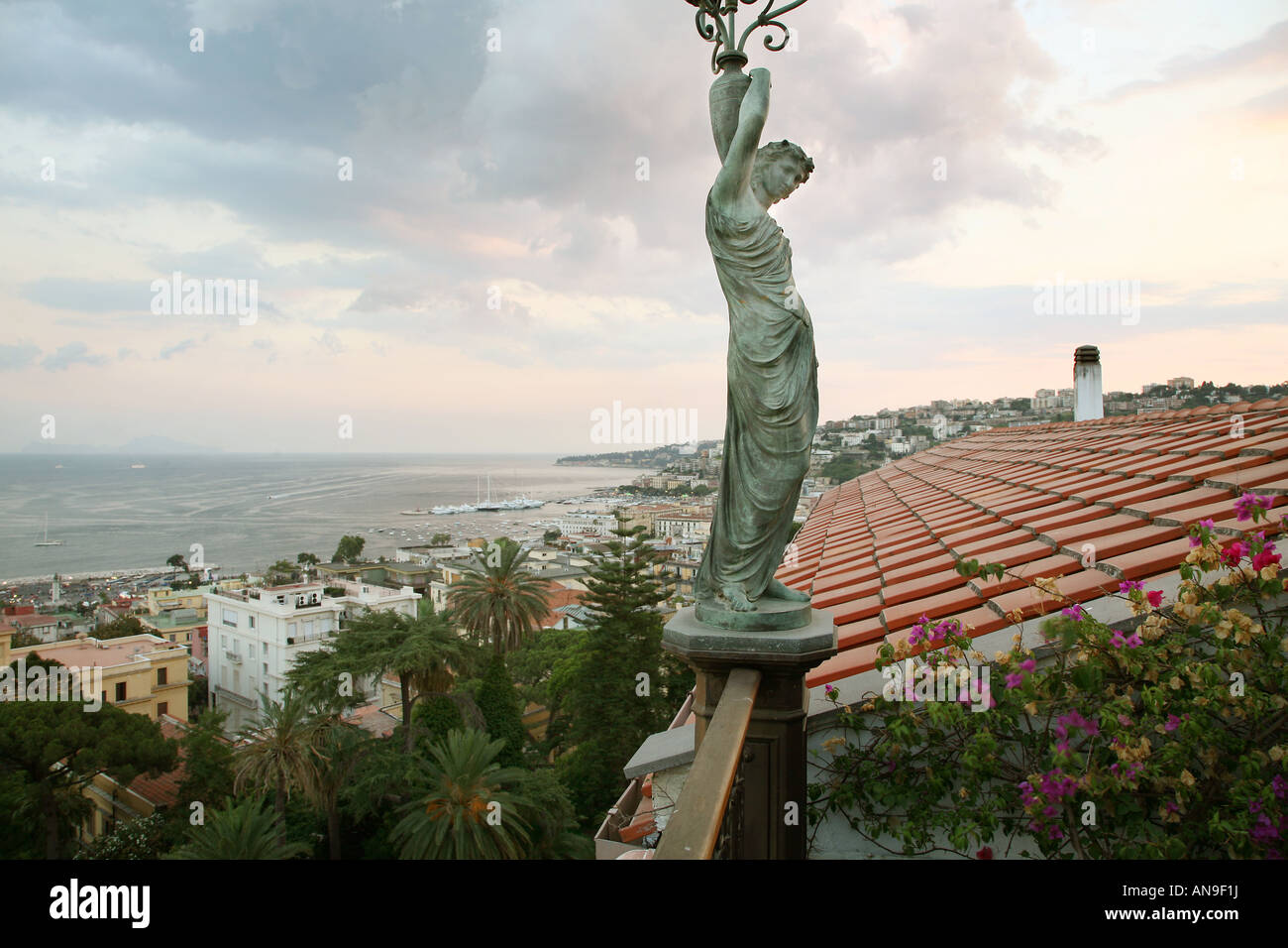 Blick über die Bucht in Neapel Italien Stockfoto