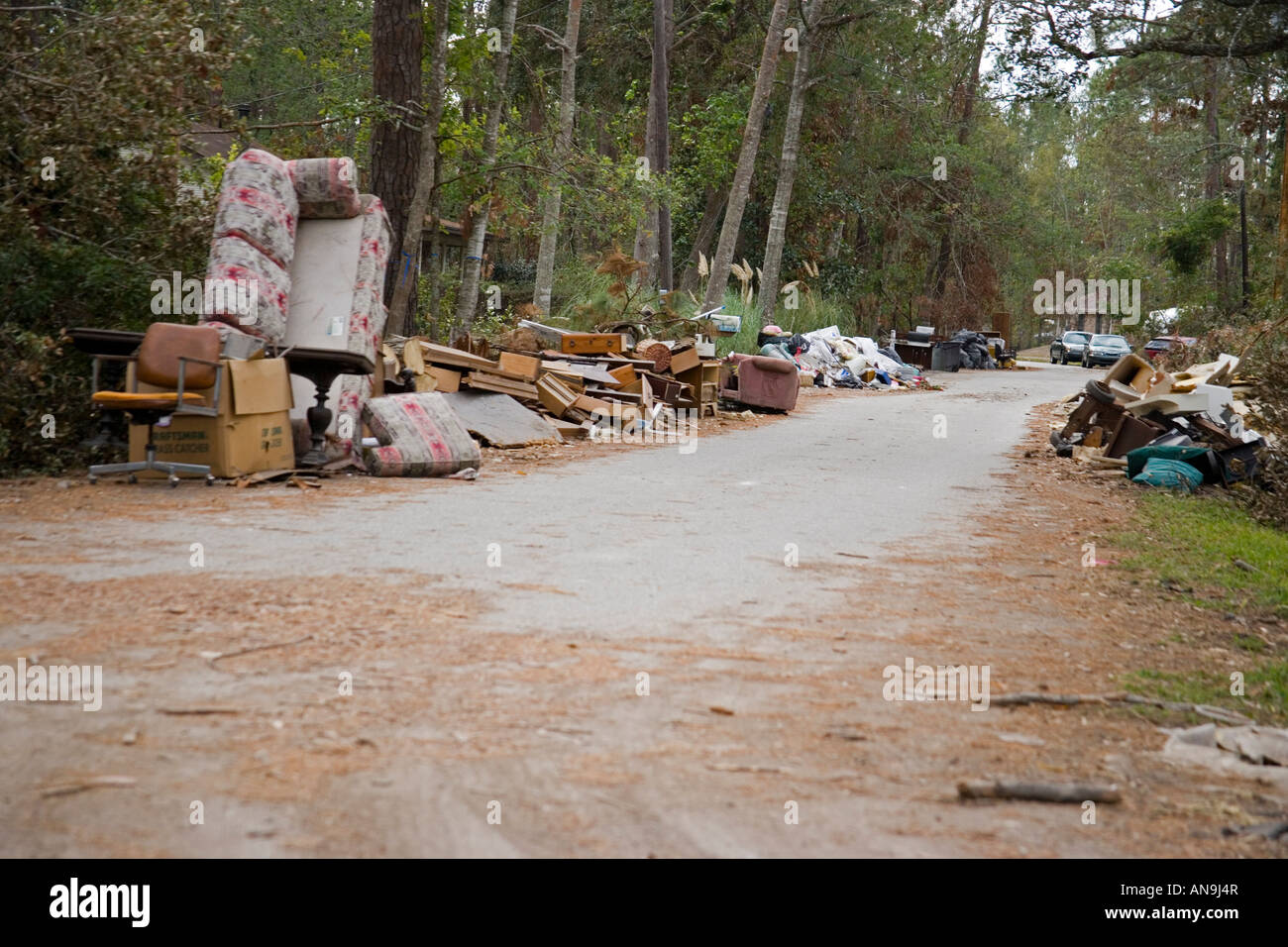 Beschädigte Sachen gelöscht aus Häusern in der Nähe von Slidell, Louisiana von Überschwemmungen durch den Hurrikan Katrina Stockfoto