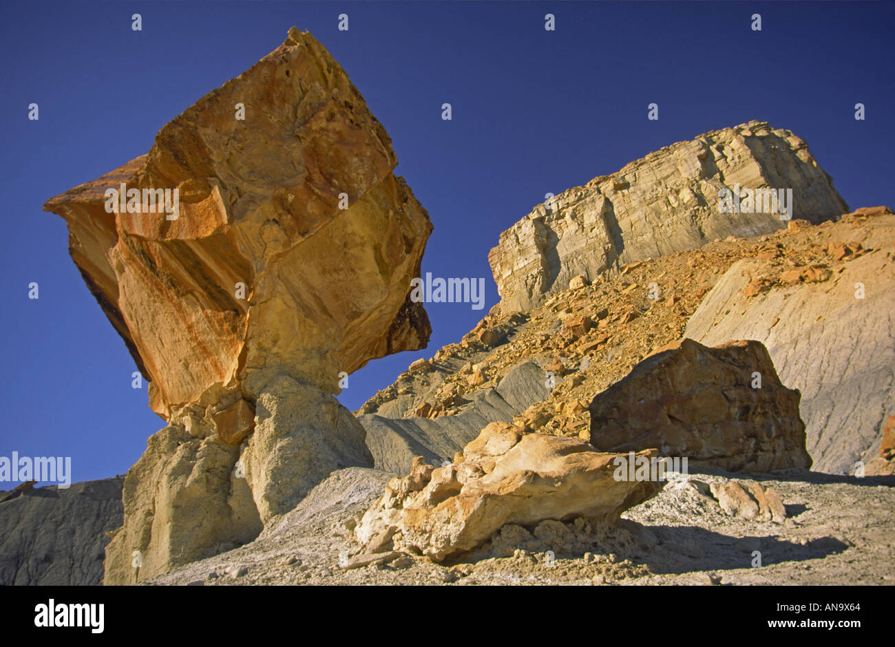 Felsen in der Nähe von Wiregrass Canyon, Lake Powell Bereich, Glen Canyon National Recreation Area, Utah, USA Stockfoto