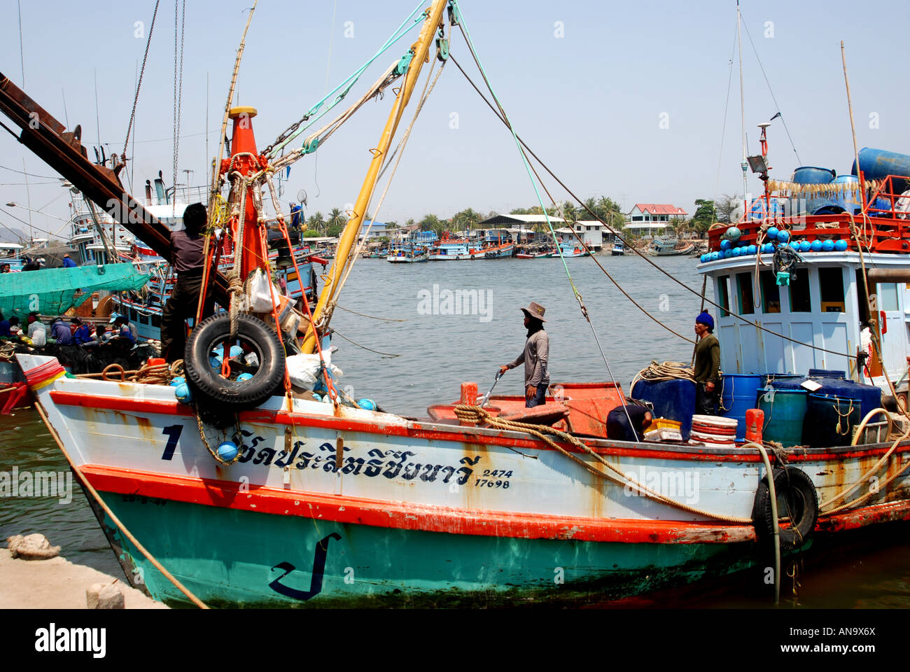 Cha Am Fishing Boats port Thailand Krabbe Hummer Garnelen Stockfoto