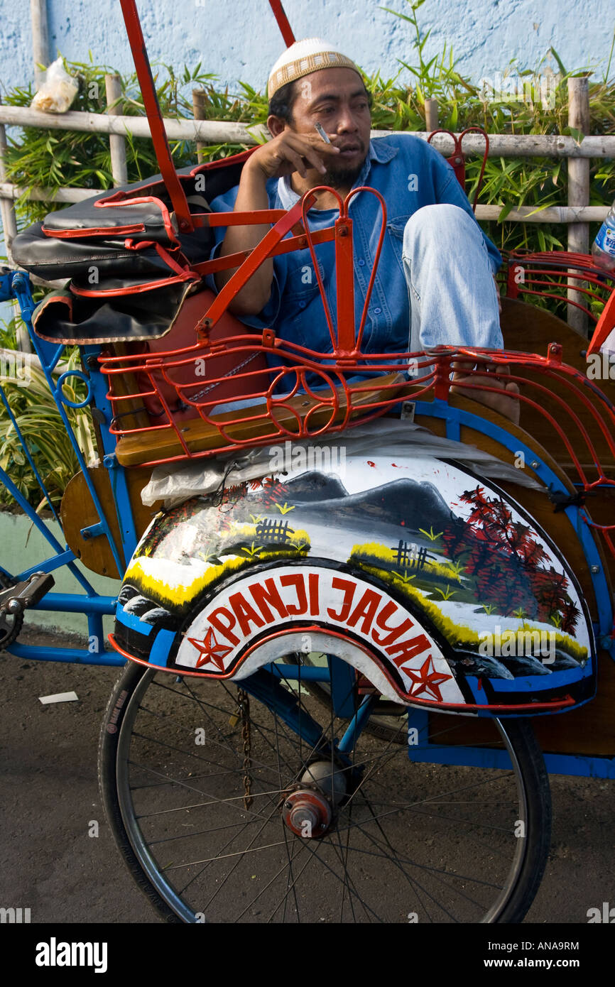 Yogyakarta Becak Fahrrad Rikscha Fahrer Java Indonesien Stockfoto
