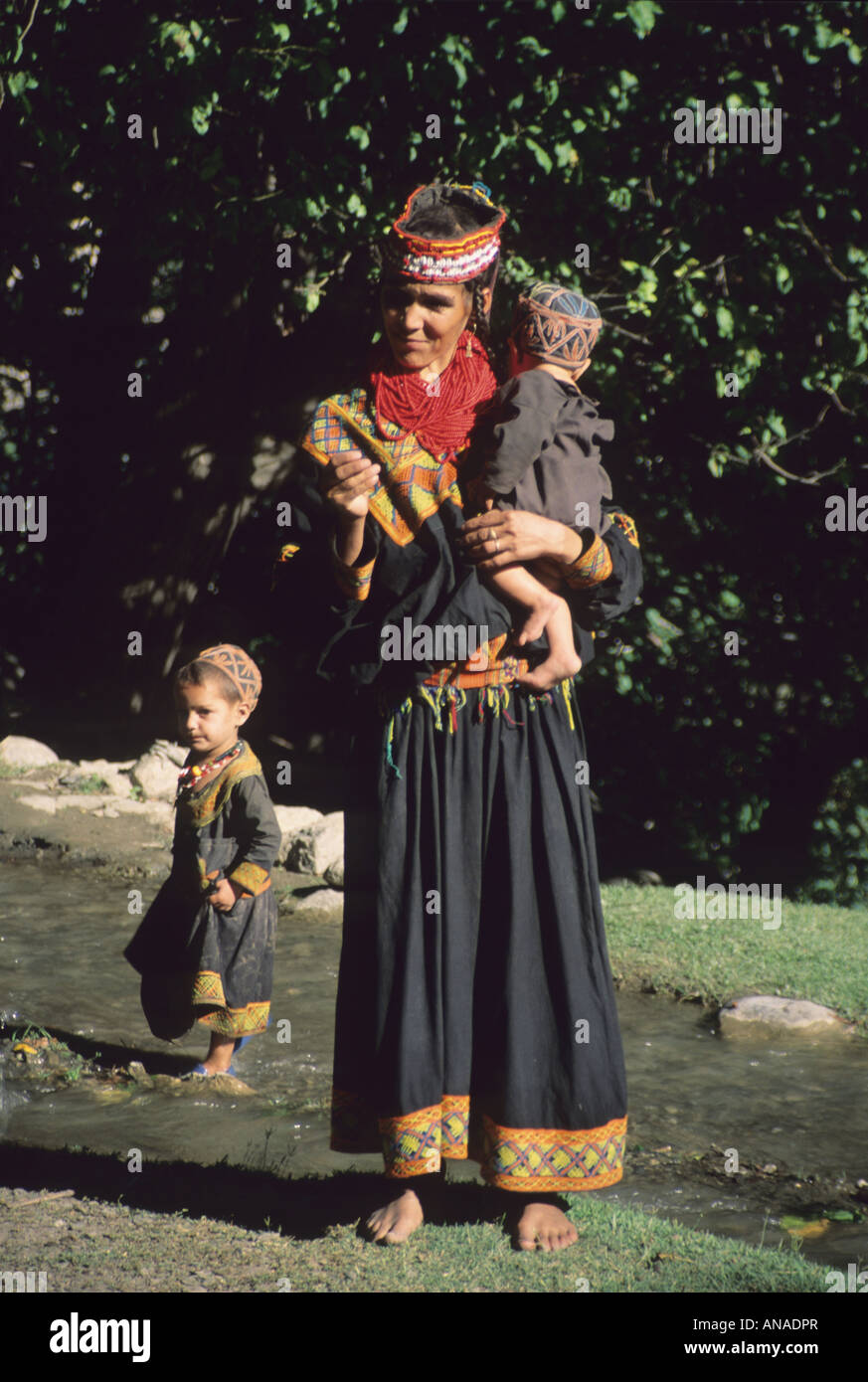 Pakistan Chitral lokale Beschriftung der Hindukusch Kailash Stamm Frau in Tribal Kostüm Stockfoto