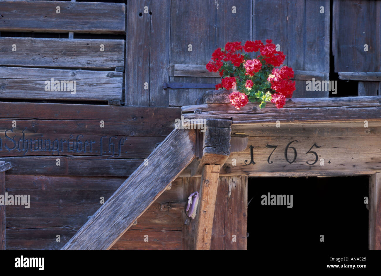 Kuhstall-Treppe und Fenster-Schweiz Stockfotografie - Alamy