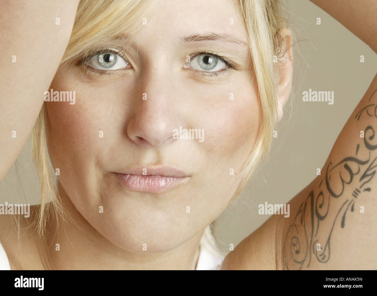 Blumen Tattoo Rucken Frau