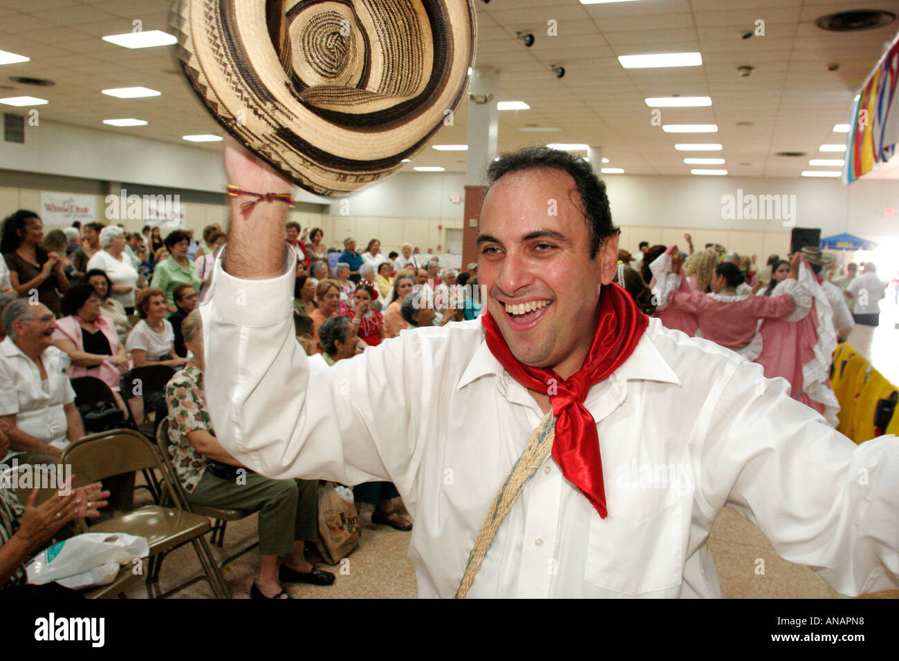 Florida, Hialeah, Hispanic Heritage Month Feier, Festival, Festivals, Tänzerin, Kostüm, Mann Männer männlich, Hut, FL060923112 Stockfoto