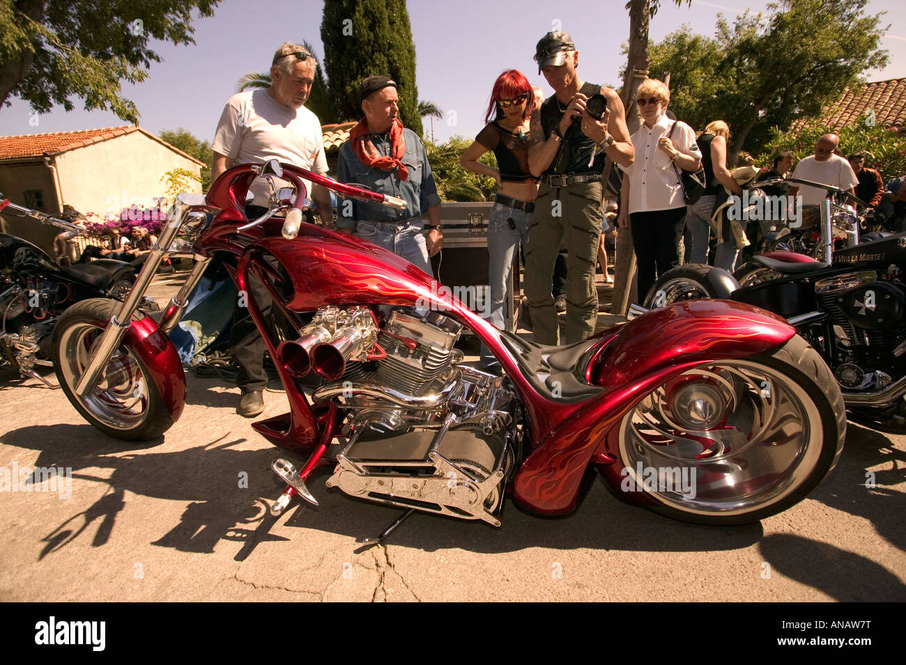 Fans von bewundern custom Chopper Motorrad Stockfoto