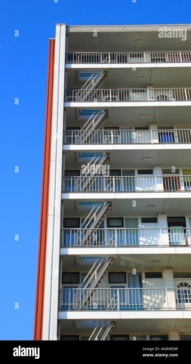 Feuerwehrleitern in einem Hochhaus, Niederlande Stockfoto