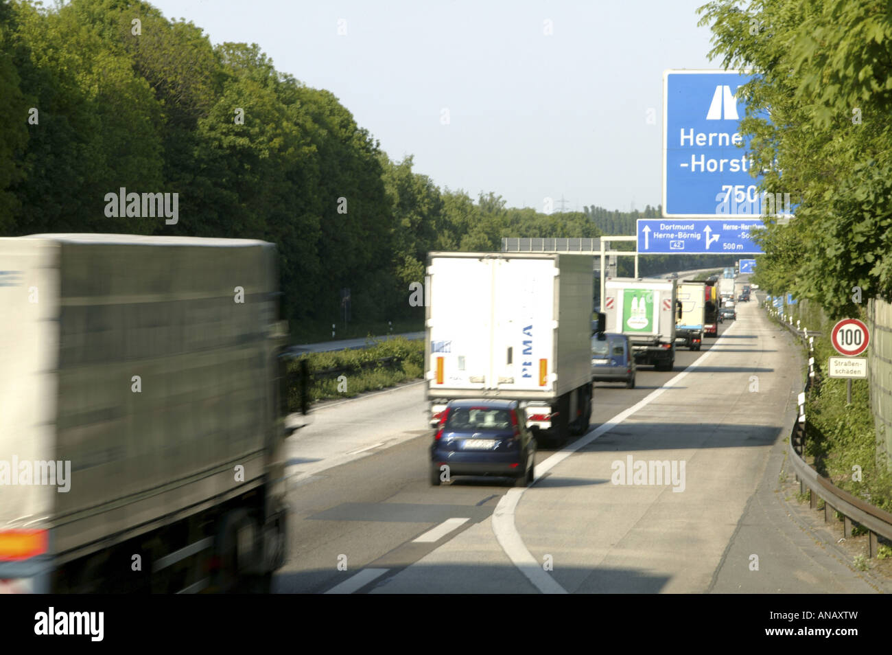 Ausfahrt auf die A42, Deutschland, Nordrhein-Westfalen, Ruhrgebiet, Herne Stockfoto