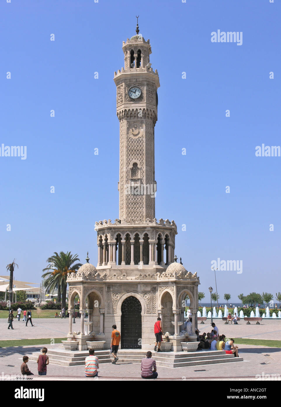 Saat Kulesi (Turm der Uhr), Konak Square, Izmir, Türkei Stockfoto