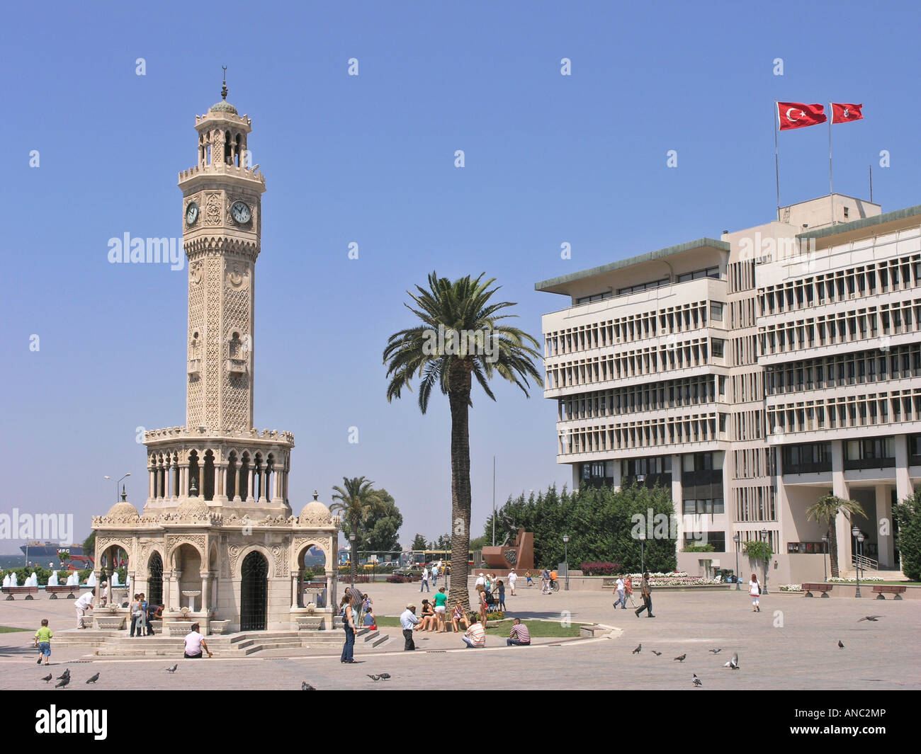 Saat Kulesi (Turm der Uhr), Konak Square, Izmir, Türkei Stockfoto
