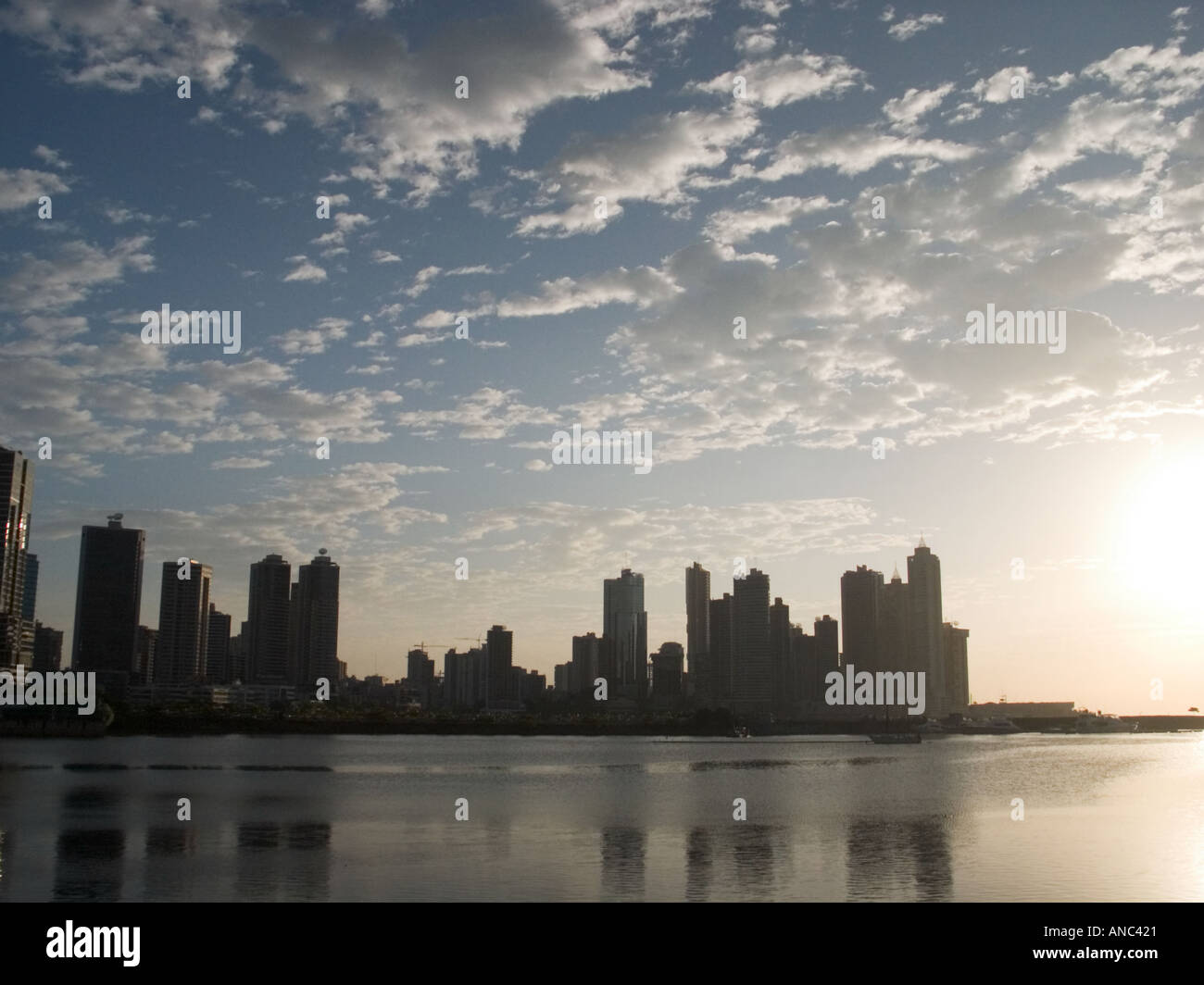 Sonnenaufgang über Panama-Stadt. Republik von Panama, Mittelamerika. Stockfoto