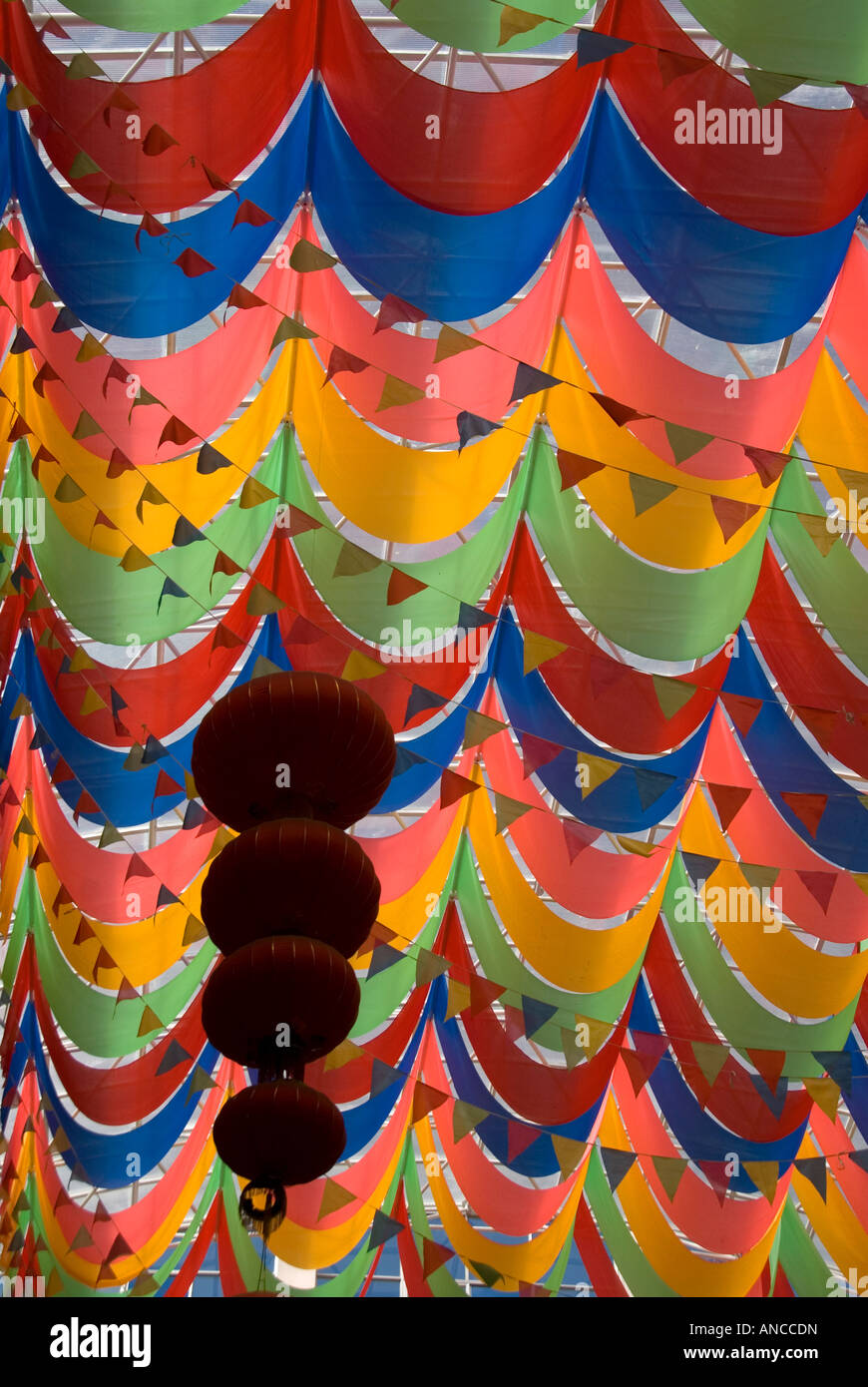 Ein genähten Stoff, Decke in einem chinesischen Kaufhaus in Lhasa, Tibet. Stockfoto