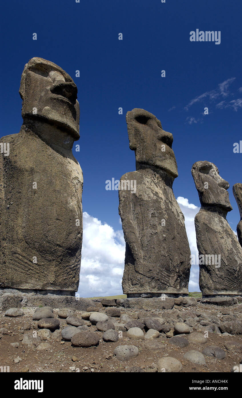 Moais am Ahu Tongariki auf der Osterinsel im Südpazifik Stockfoto