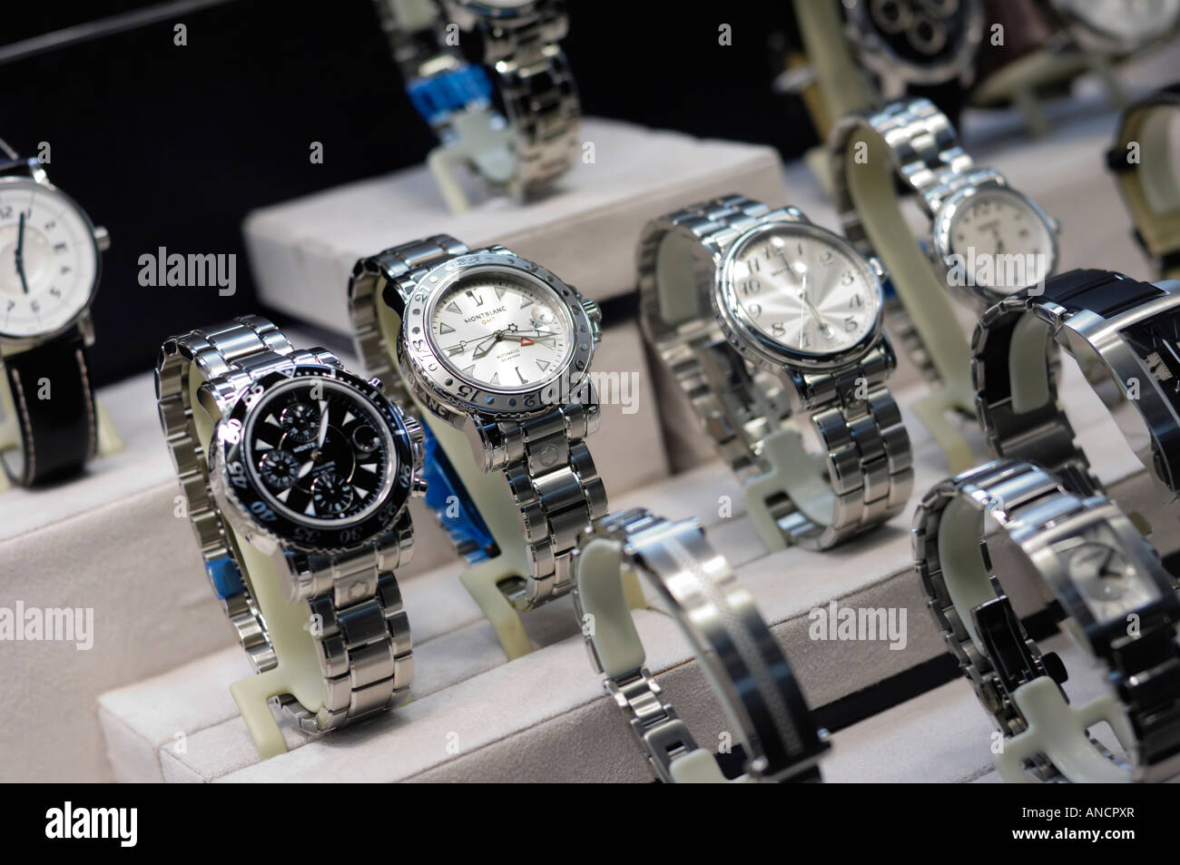 Montblanc Uhren auf einer Shop-display Stockfoto