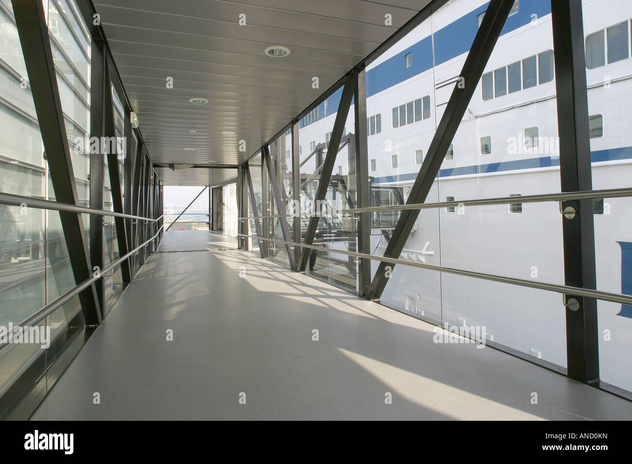 Passagier-Gangway am Kopenhagener DFDS Seaways Terminal. Stockfoto