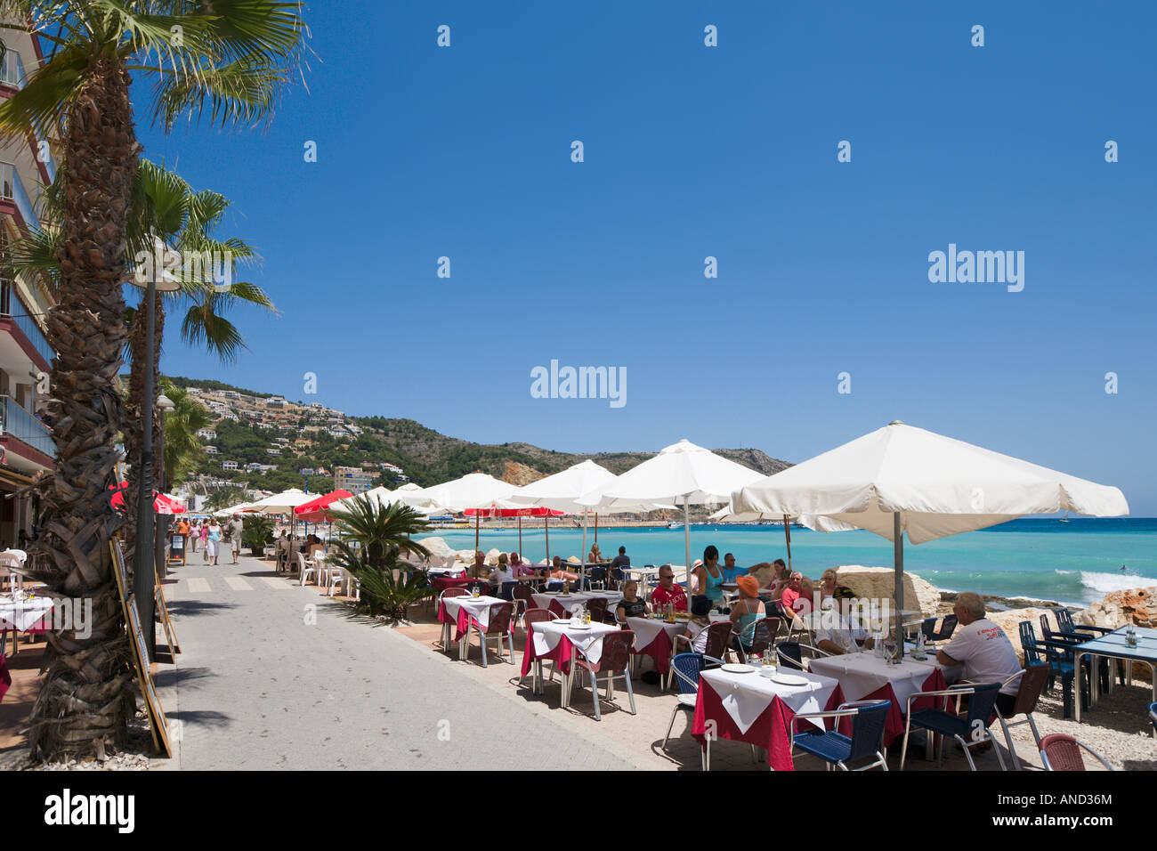 Restaurant an der Promenade in der Nähe Resort, Javea, Costa Blanca, Spanien Stockfoto