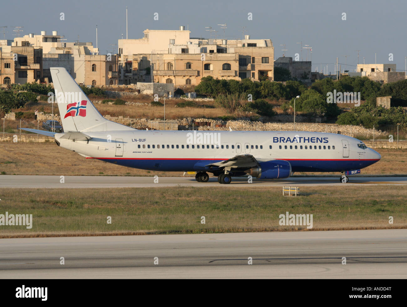 SAS Braathens Boeing 737-400 Rollen für die Ausreise aus Malta Stockfoto