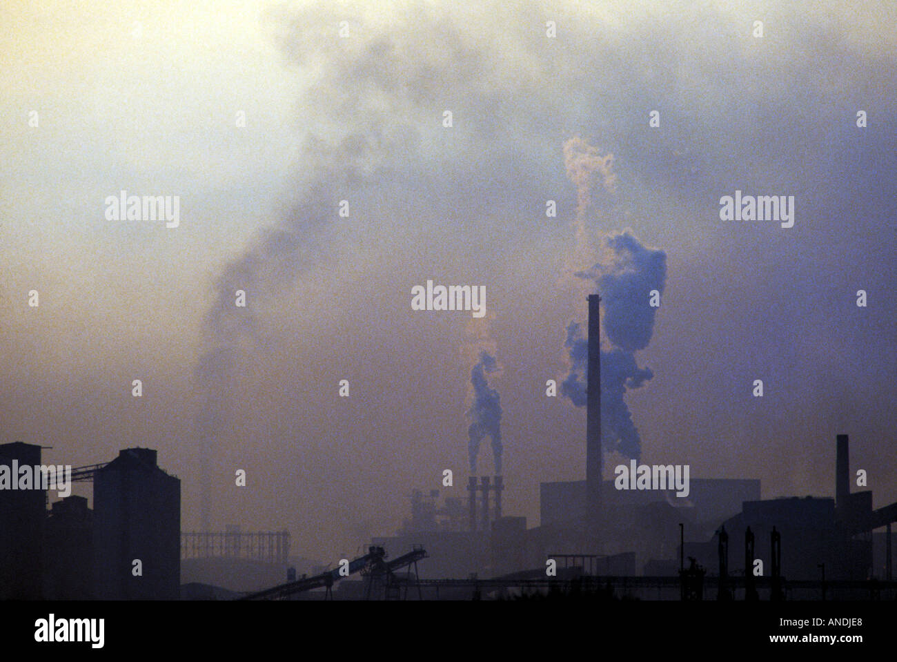 Umweltverschmutzung durch die Industrie Stockfoto