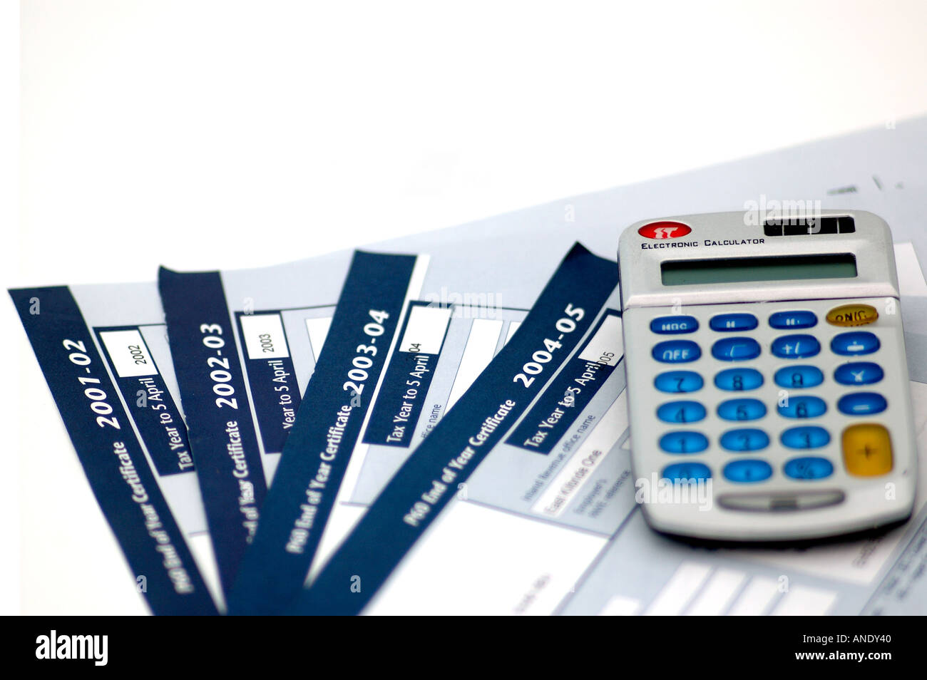 Rechner und Steuern Papiere Stockfoto