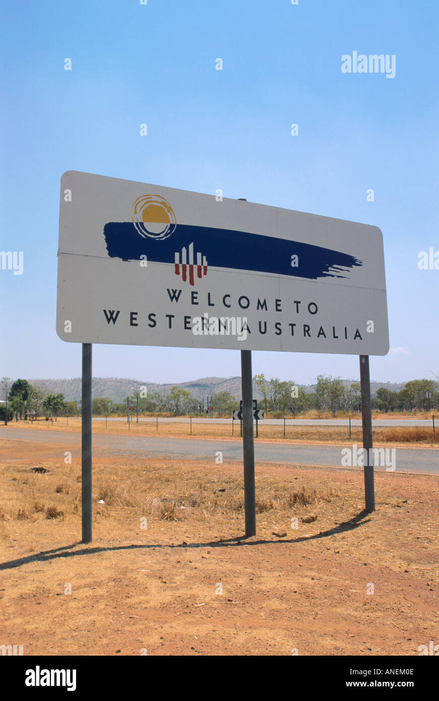 "Willkommen in Western Australia", melden Sie sich an der Grenze zwischen dem Northern Territory und Western Australia. Stockfoto