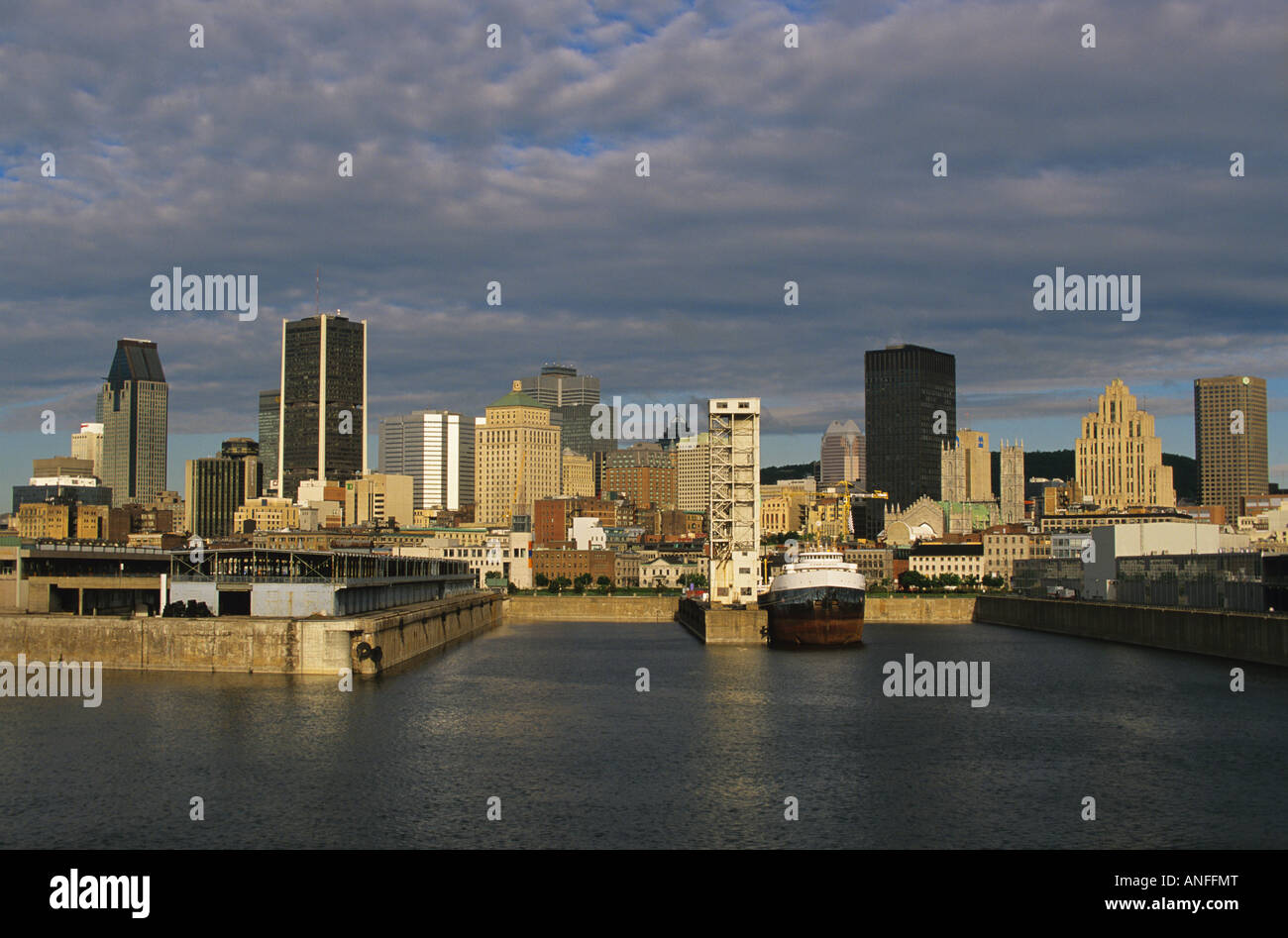 Hafen-Skyline von Montreal, Quebec, Kanada, Stockfoto