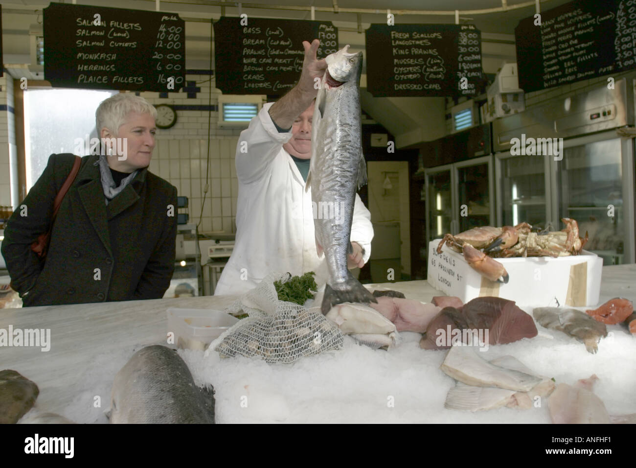 Marylebone High Street und Umgebung Blagden Fisch Mongers Stockfoto