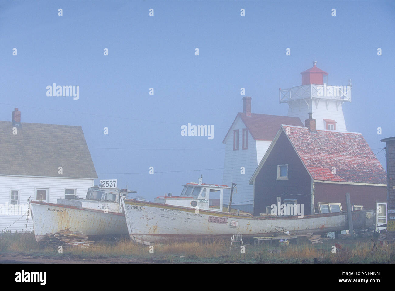 North Rustico Leuchtturm im Nebel, Prince Edward Island, Kanada. Stockfoto